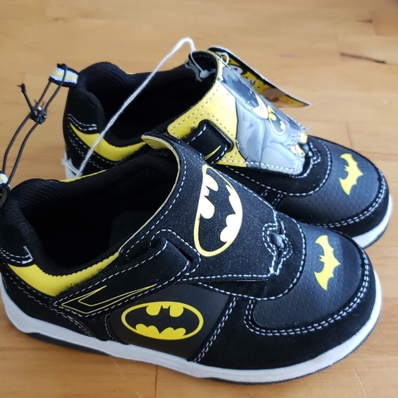 BATMAN Sneakers - Picture 2 of 6